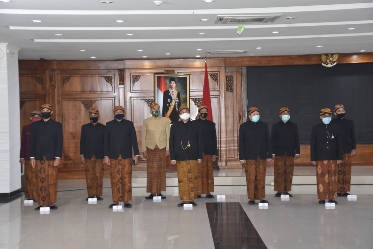  Danrem 073/MKT Pakai Pakean Beskap Saat Upacara HUT Kota Salatiga   